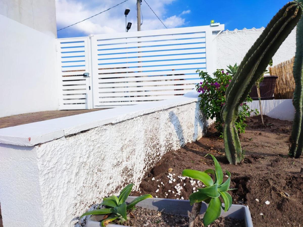 Al Meriggio Apartments Brucoli Kültér fotó