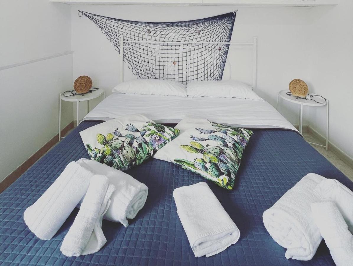 Al Meriggio Apartments Brucoli Kültér fotó